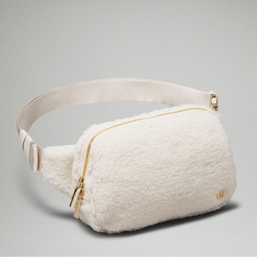 Lululemon 2L Cream Sherpa Gold Hardware Large Size Brand New With Tags